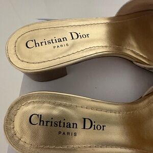 Dway Heeled Slide
Gold-Tone Cotton Embroidered with Metallic